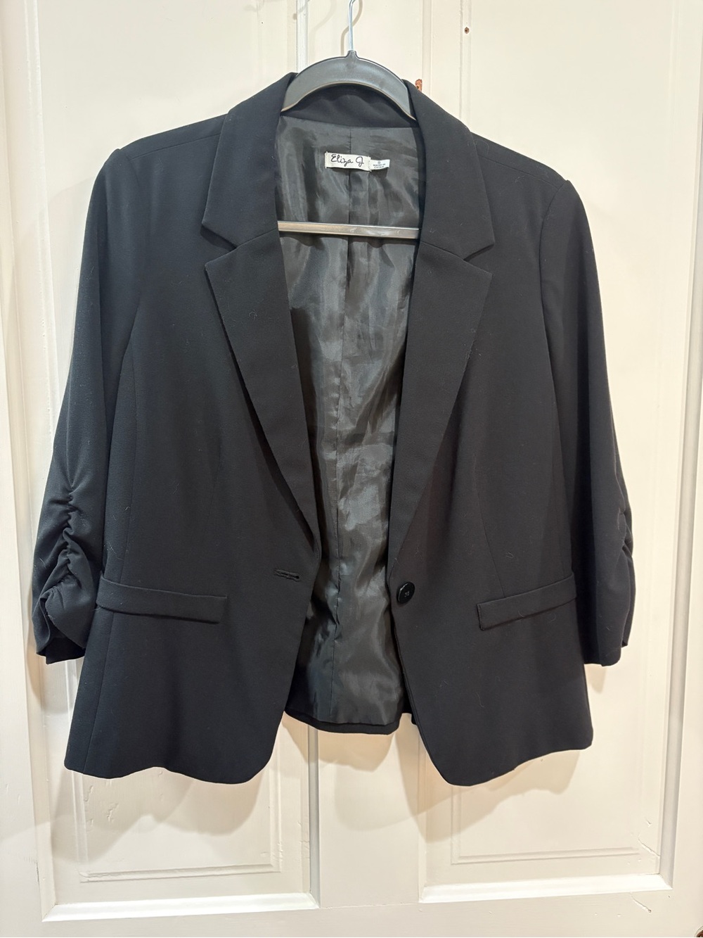 Eliza J Black Ruched Sleeve Single-Button Blazer